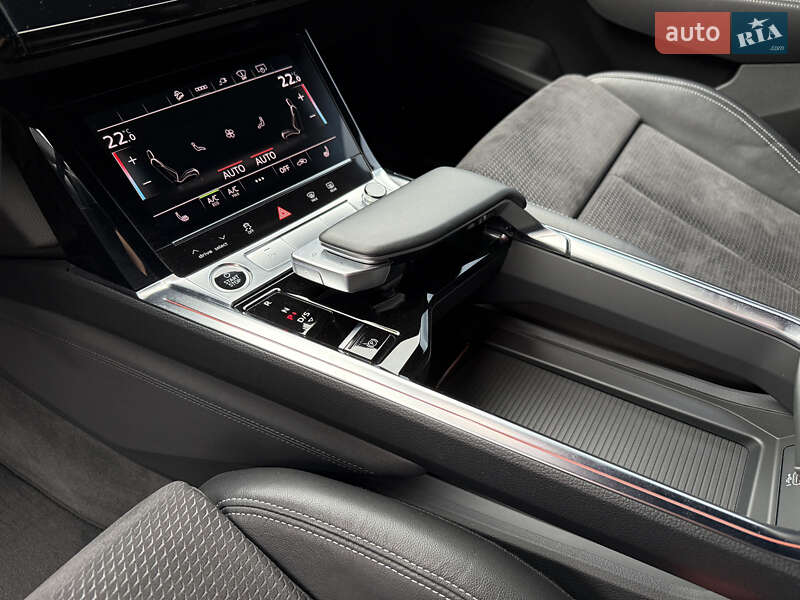 Внедорожник / Кроссовер Audi e-tron 2021 в Ровно