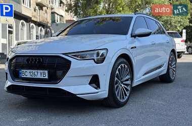 Внедорожник / Кроссовер Audi e-tron 2019 в 