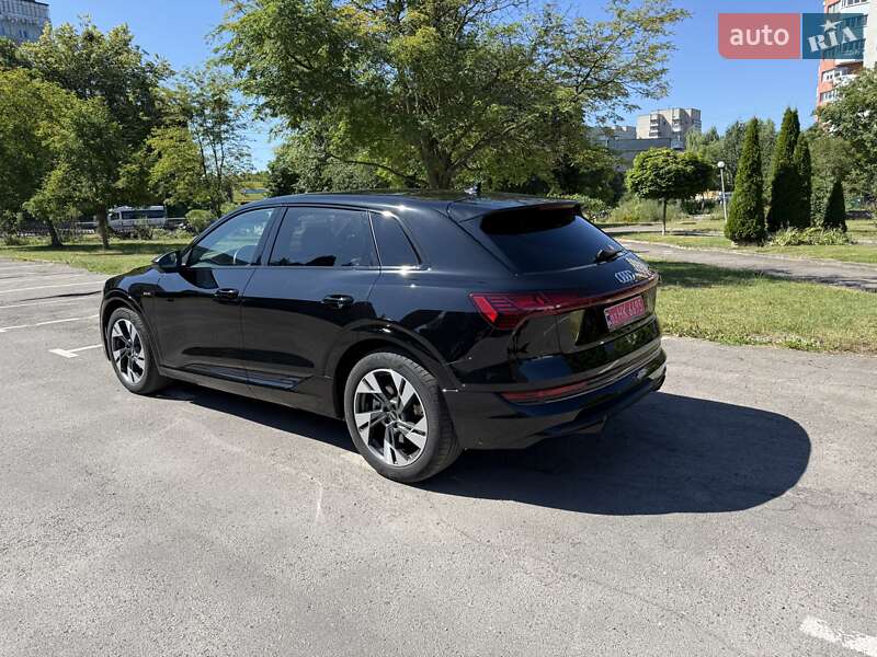 Внедорожник / Кроссовер Audi e-tron 2021 в Ровно