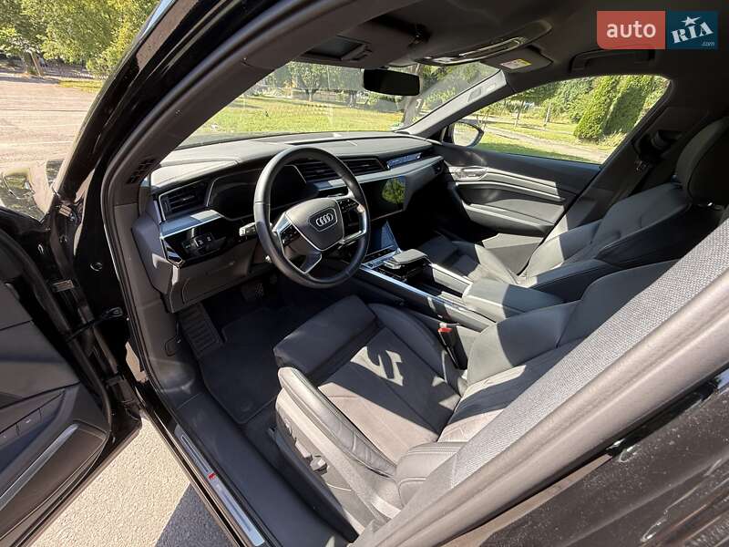 Внедорожник / Кроссовер Audi e-tron 2021 в Ровно