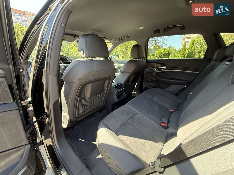 Внедорожник / Кроссовер Audi e-tron 2021 в Ровно