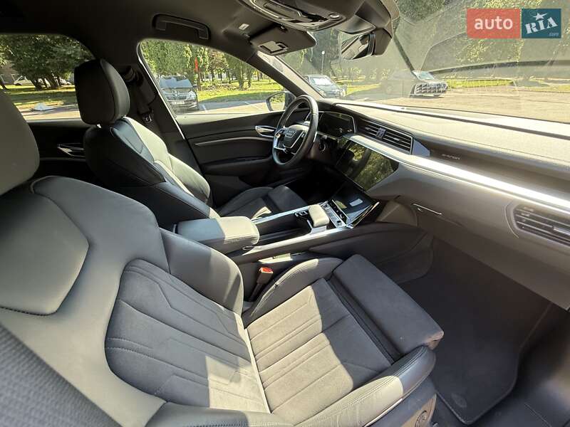 Внедорожник / Кроссовер Audi e-tron 2021 в Ровно