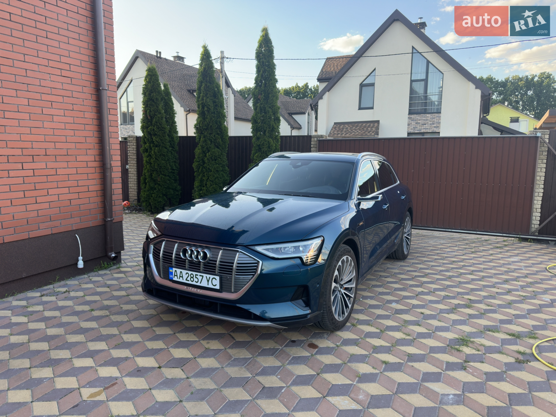 2019 Audi e-tron - мініатюра 2