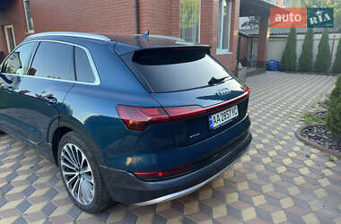 Внедорожник / Кроссовер Audi e-tron 2019 в 