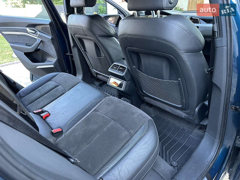 Внедорожник / Кроссовер Audi e-tron 2019 в Львове фото 27 Внедорожник / Кроссовер Audi e-tron 2019 в Львове