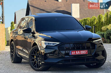 Позашляховик / Кросовер Audi e-tron 2020 в 