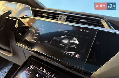 Позашляховик / Кросовер Audi e-tron 2020 в 
