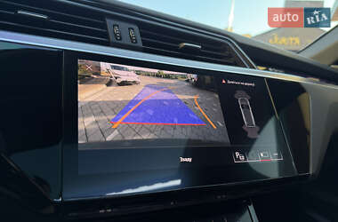 Позашляховик / Кросовер Audi e-tron 2020 в 