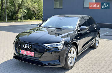 Внедорожник / Кроссовер Audi e-tron 2023 в 