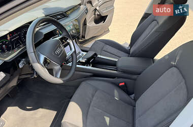 Внедорожник / Кроссовер Audi e-tron 2023 в 