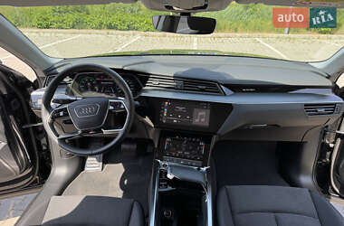 Внедорожник / Кроссовер Audi e-tron 2023 в 