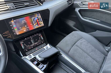 Внедорожник / Кроссовер Audi e-tron 2023 в 