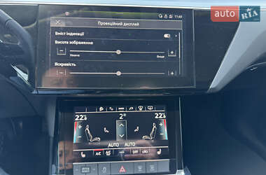 Внедорожник / Кроссовер Audi e-tron 2023 в 