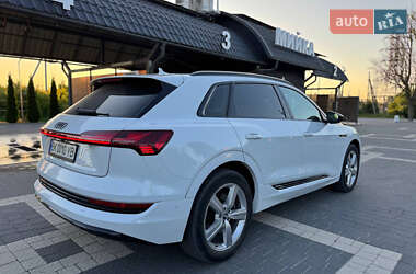 Внедорожник / Кроссовер Audi e-tron 2020 в 