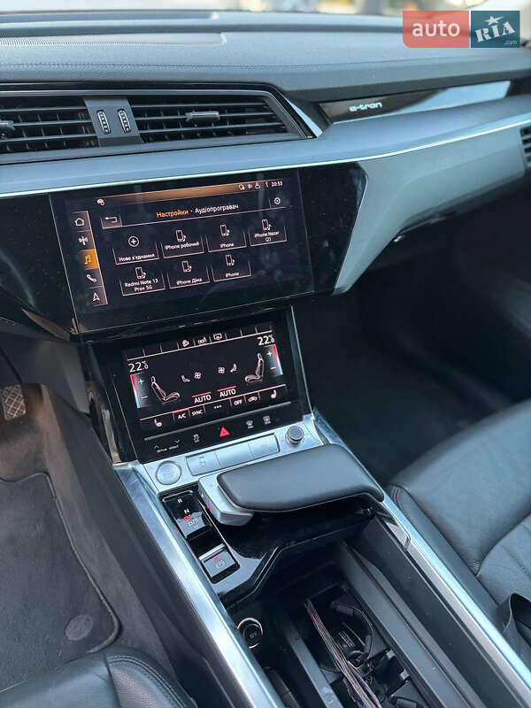 Позашляховик / Кросовер Audi e-tron 2020 в Почаєві
