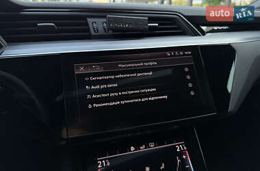 Внедорожник / Кроссовер Audi e-tron 2020 в 