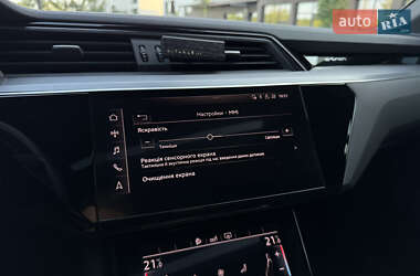Внедорожник / Кроссовер Audi e-tron 2020 в 