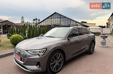 Позашляховик / Кросовер Audi e-tron 2020 в 