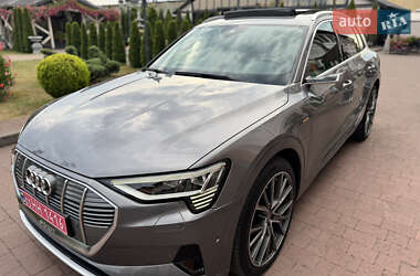 Позашляховик / Кросовер Audi e-tron 2020 в 