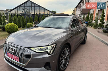 Позашляховик / Кросовер Audi e-tron 2020 в 
