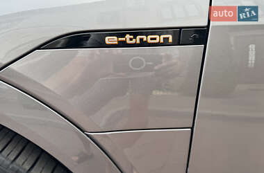 Позашляховик / Кросовер Audi e-tron 2020 в 