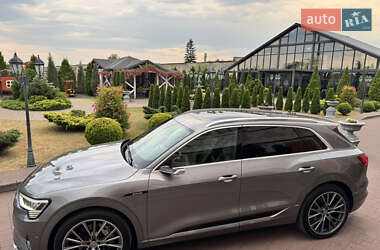 Позашляховик / Кросовер Audi e-tron 2020 в 