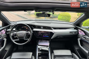 Позашляховик / Кросовер Audi e-tron 2020 в 