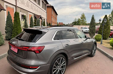Позашляховик / Кросовер Audi e-tron 2020 в 