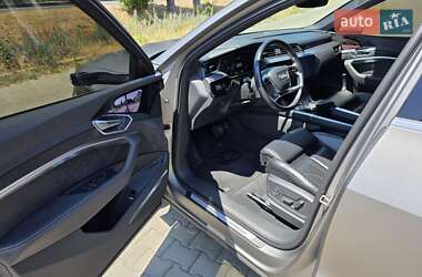 Внедорожник / Кроссовер Audi e-tron 2019 в 