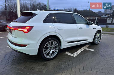 Внедорожник / Кроссовер Audi e-tron 2020 в 