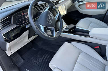 Внедорожник / Кроссовер Audi e-tron 2020 в 