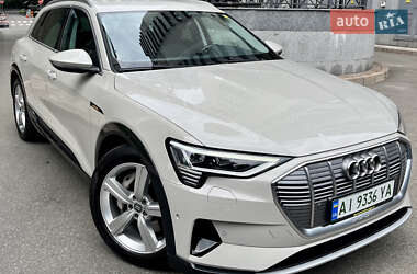 Позашляховик / Кросовер Audi e-tron 2020 в 