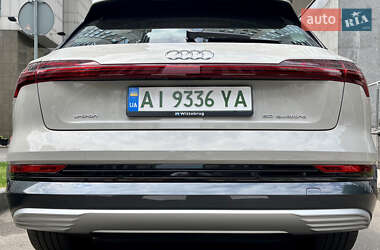 Позашляховик / Кросовер Audi e-tron 2020 в 