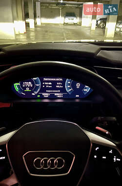 Позашляховик / Кросовер Audi e-tron 2020 в 