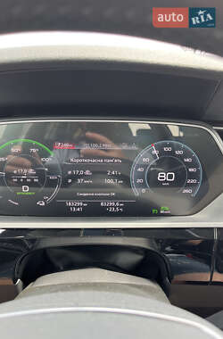 Позашляховик / Кросовер Audi e-tron 2020 в 