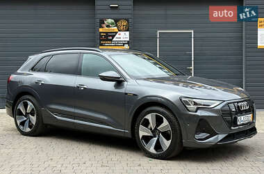 Позашляховик / Кросовер Audi e-tron 2021 в 