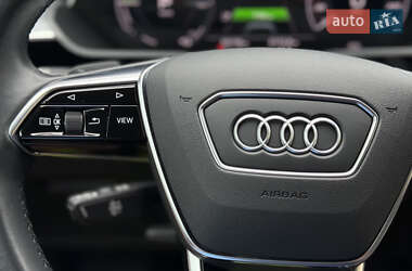 Позашляховик / Кросовер Audi e-tron 2021 в 