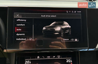 Позашляховик / Кросовер Audi e-tron 2021 в 
