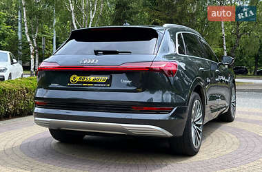 Позашляховик / Кросовер Audi e-tron 2019 в 