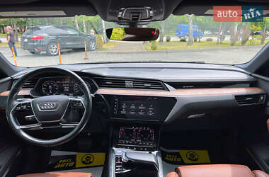 Позашляховик / Кросовер Audi e-tron 2019 в 