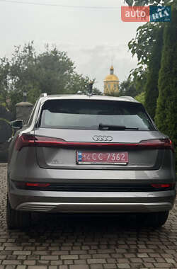 Внедорожник / Кроссовер Audi e-tron 2020 в 
