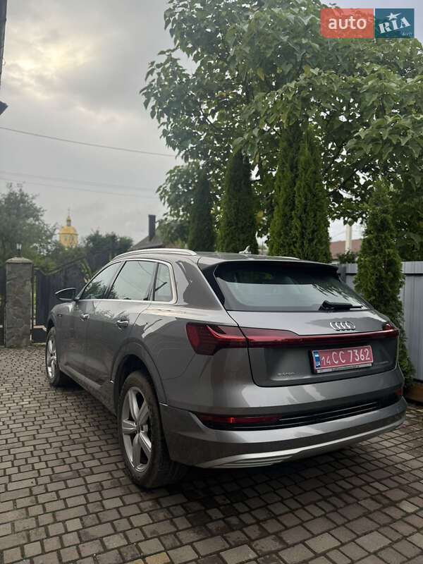 Внедорожник / Кроссовер Audi e-tron 2020 в 