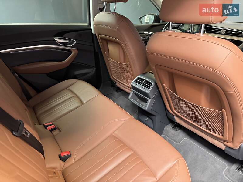 Внедорожник / Кроссовер Audi e-tron 2020 в Киеве