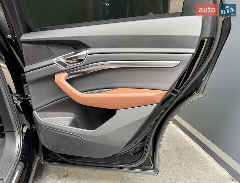 Внедорожник / Кроссовер Audi e-tron 2020 в Киеве