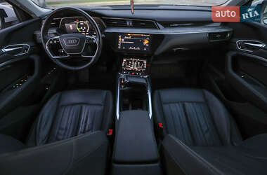 Внедорожник / Кроссовер Audi e-tron 2022 в 