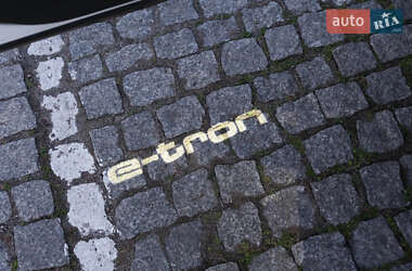 Внедорожник / Кроссовер Audi e-tron 2022 в 