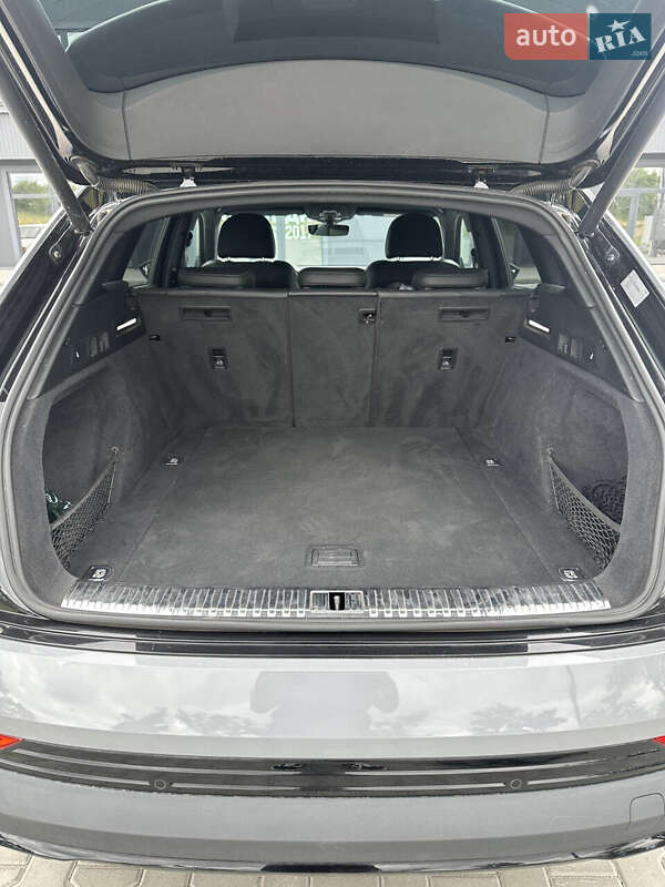 Позашляховик / Кросовер Audi e-tron 2020 в Білогородці