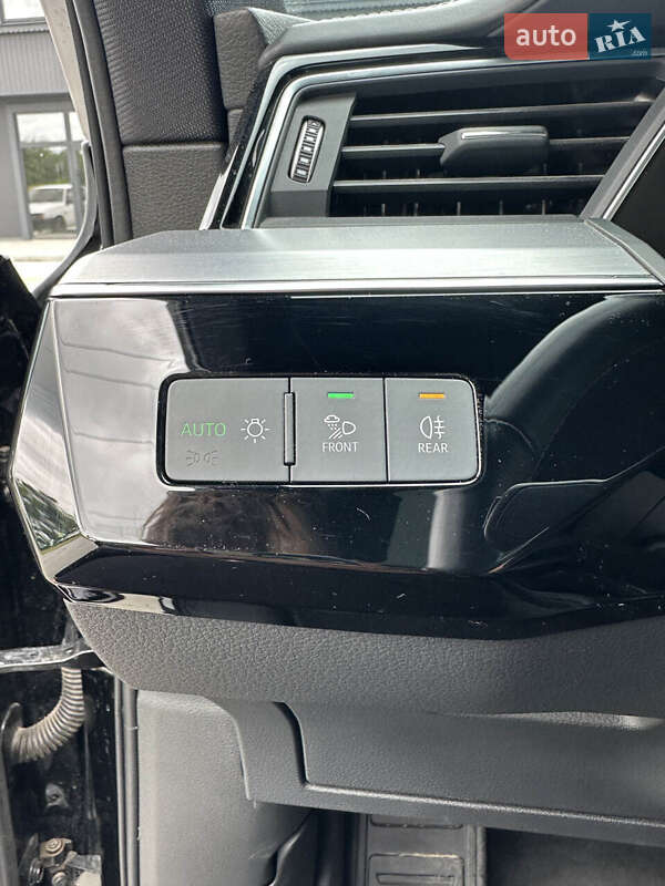 Позашляховик / Кросовер Audi e-tron 2020 в Білогородці