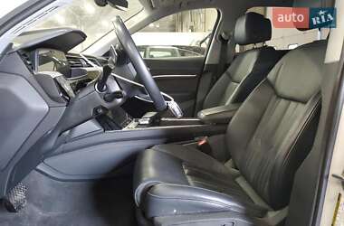 Внедорожник / Кроссовер Audi e-tron 2021 в 