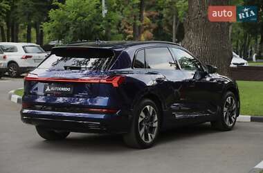 Внедорожник / Кроссовер Audi e-tron 2022 в 